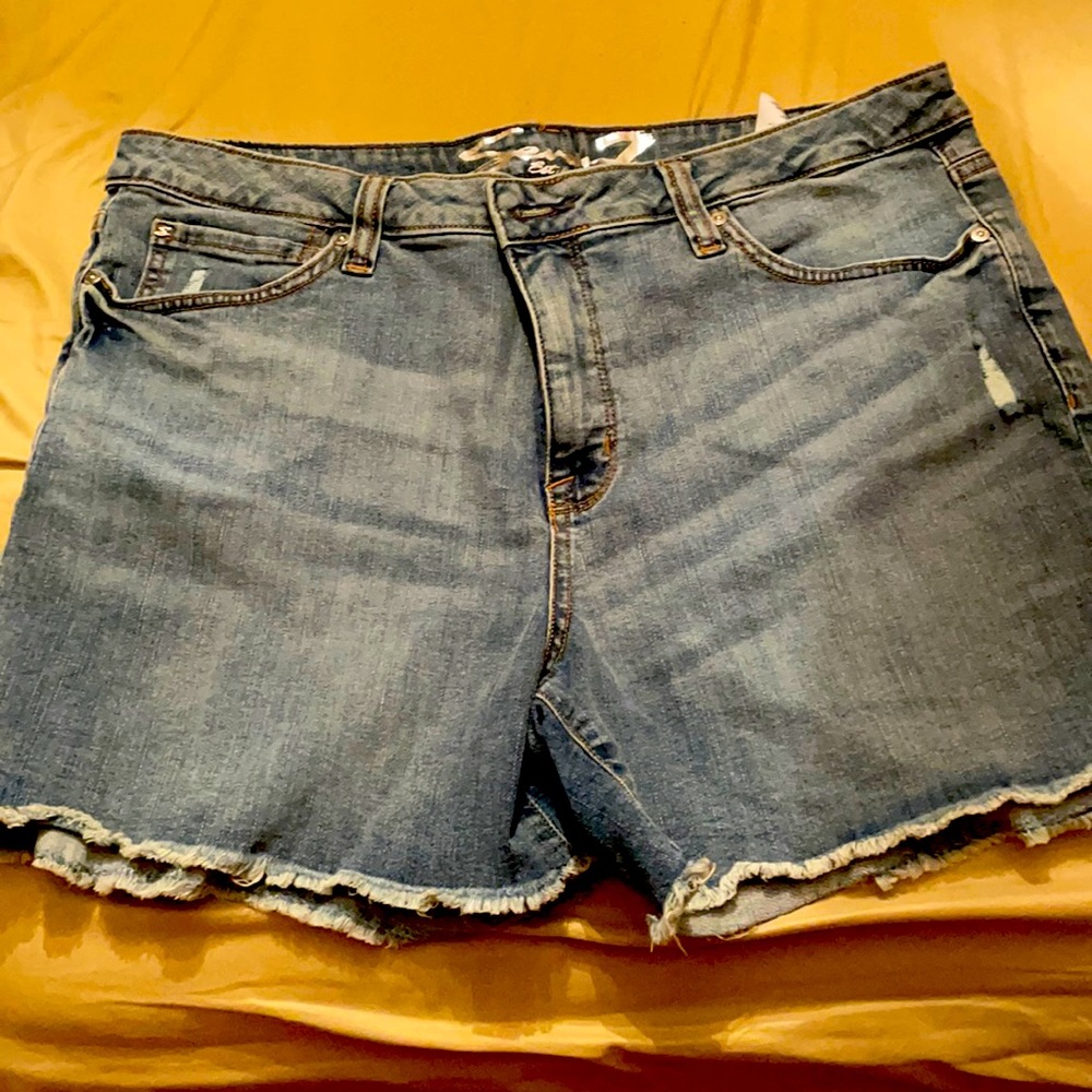 Women’s jean shorts size 14
